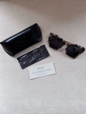 Diff Eyewear Women’s Tortoiseshell Sunglasses with Black Lenses